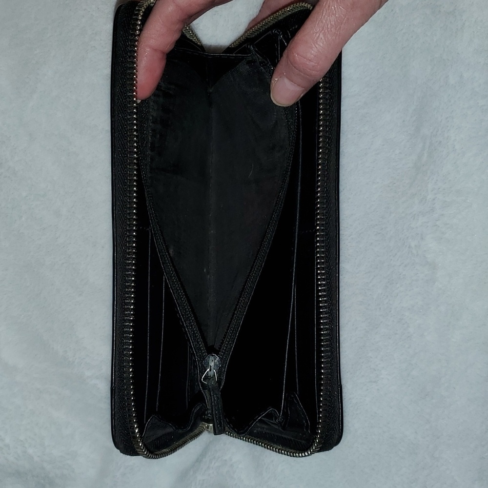 Gucci Zip Around Long Wallet - Picture 9 of 16